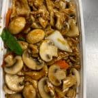 Best Moo Goo Gai Pan in New Hyde Park, NY